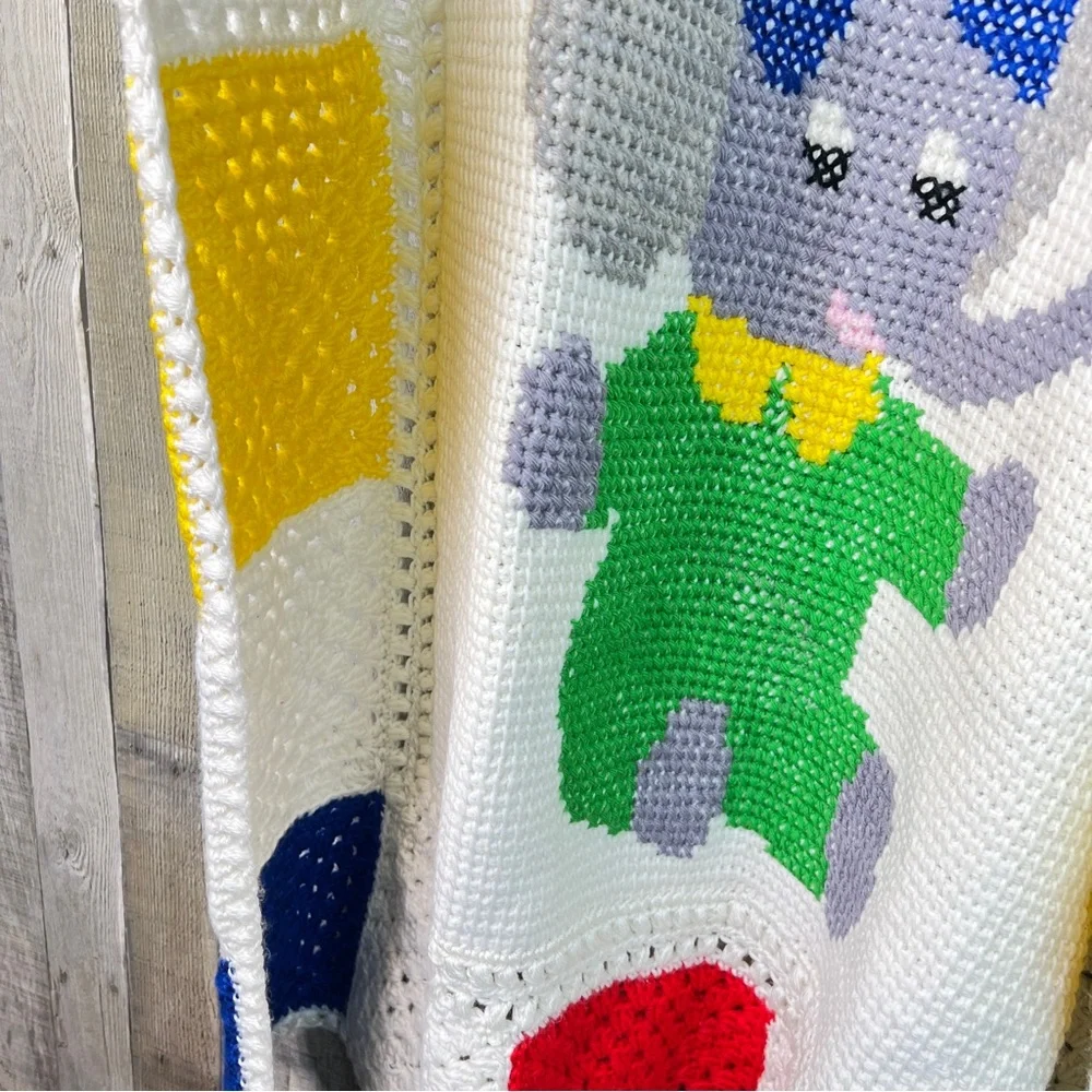 Vintage Elephant Crochet Blanket Color Blocks Red Yellow Gray Green Blue & White